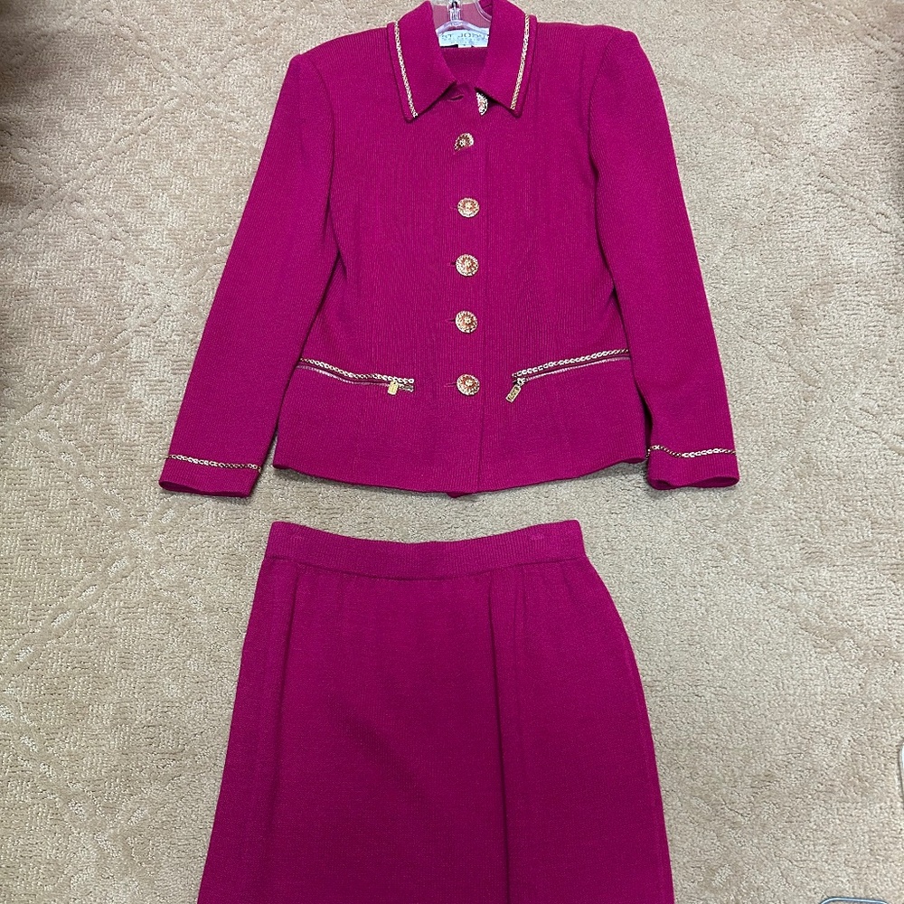 St. John knit Jacket Size 8 Never Worn